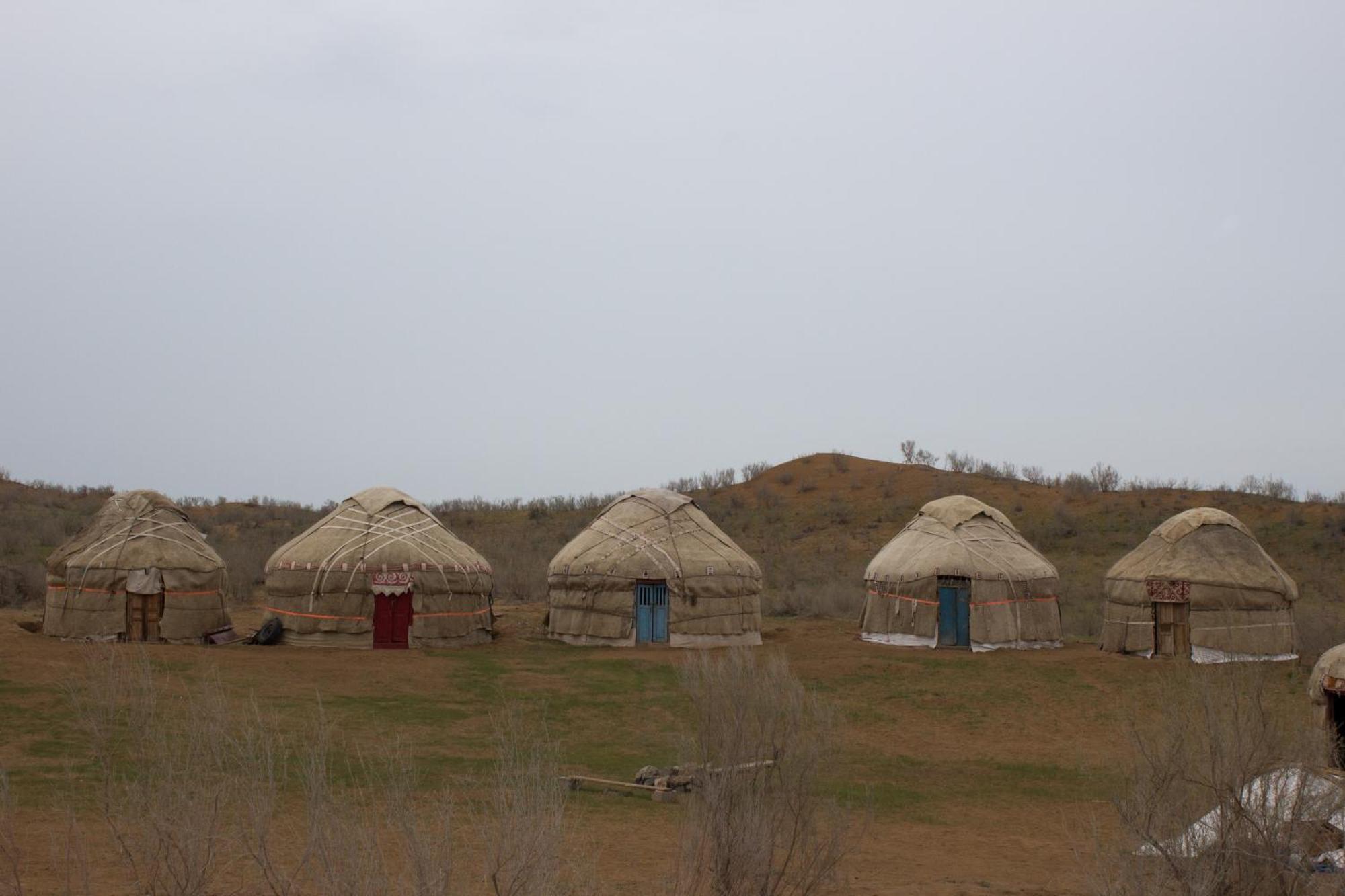 Отель Kyzylkum Nights Camp & Family Yurt Nurota Экстерьер фото