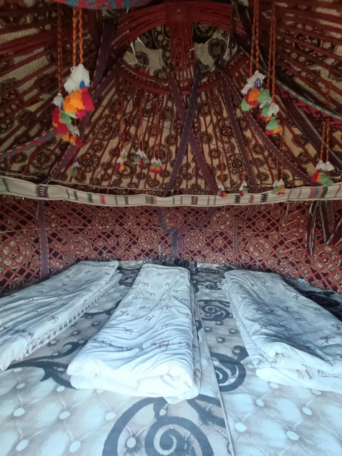 Отель Kyzylkum Nights Camp & Family Yurt Nurota Экстерьер фото