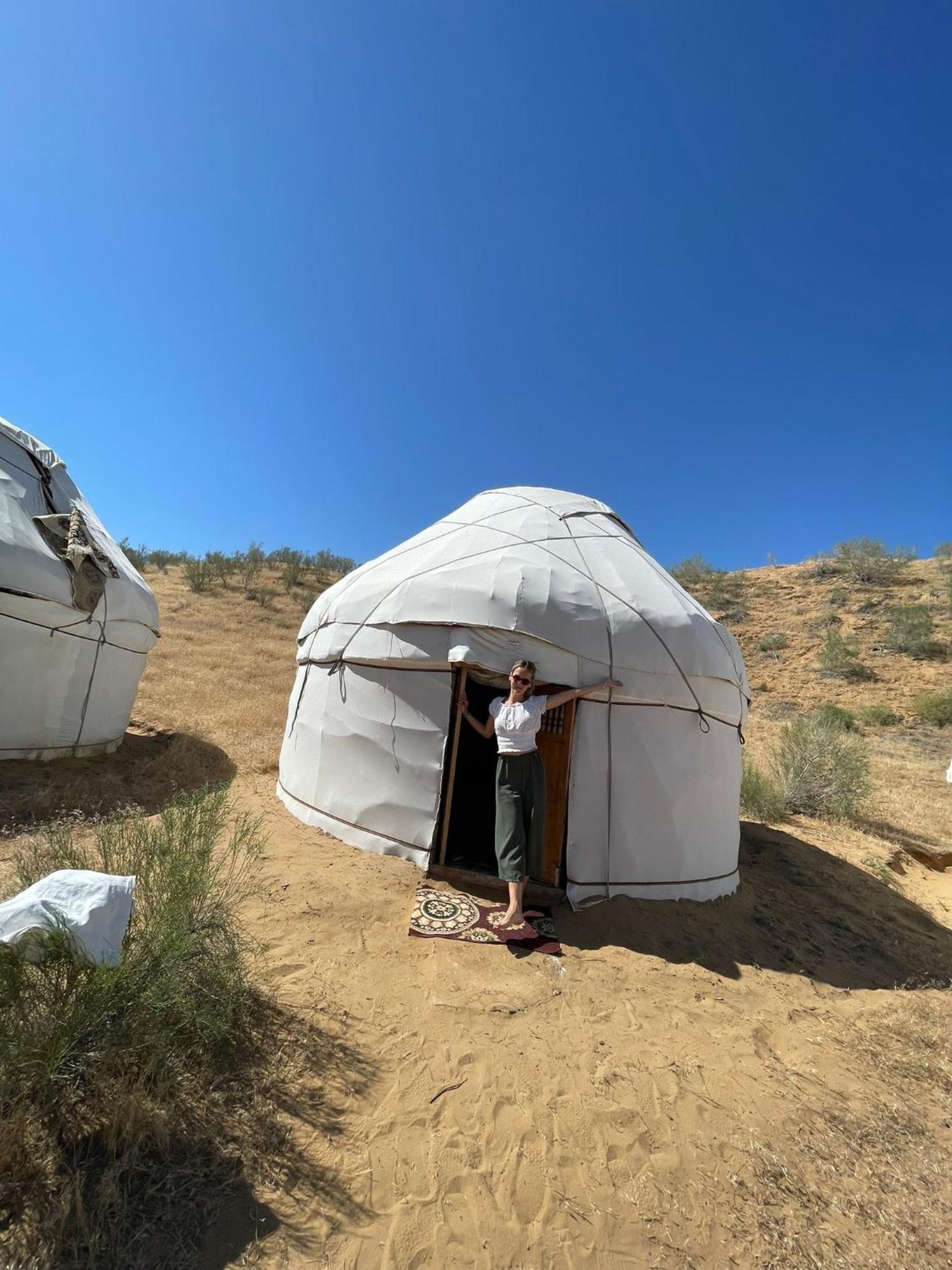 Отель Kyzylkum Nights Camp & Family Yurt Nurota Экстерьер фото